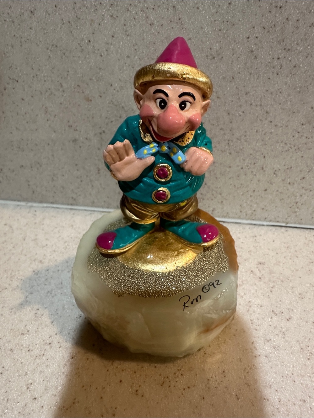 Ron Lee vintage ‘92  clown hand painted with gold accents on onyx base signed